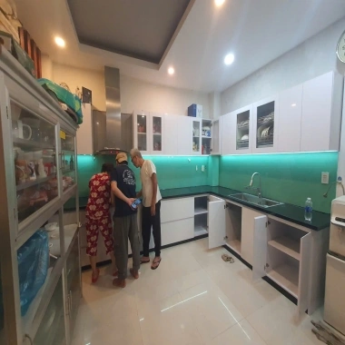 TỦ BẾP NHỰA ĐẶC BÓNG 3 LỚP