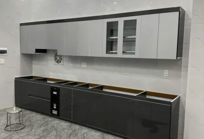 Hướng dẫn vệ sinh và bảo quản tủ bếp nhựa luôn sáng bóng như mới