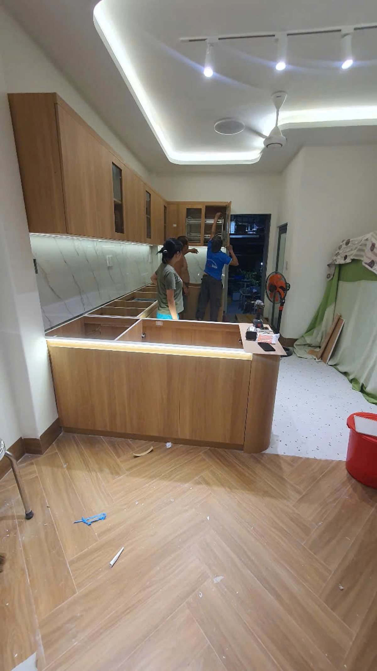 TỦ BẾP NHỰA PICOMAT CÁNH MELAMINE CHỐNG XƯỚC