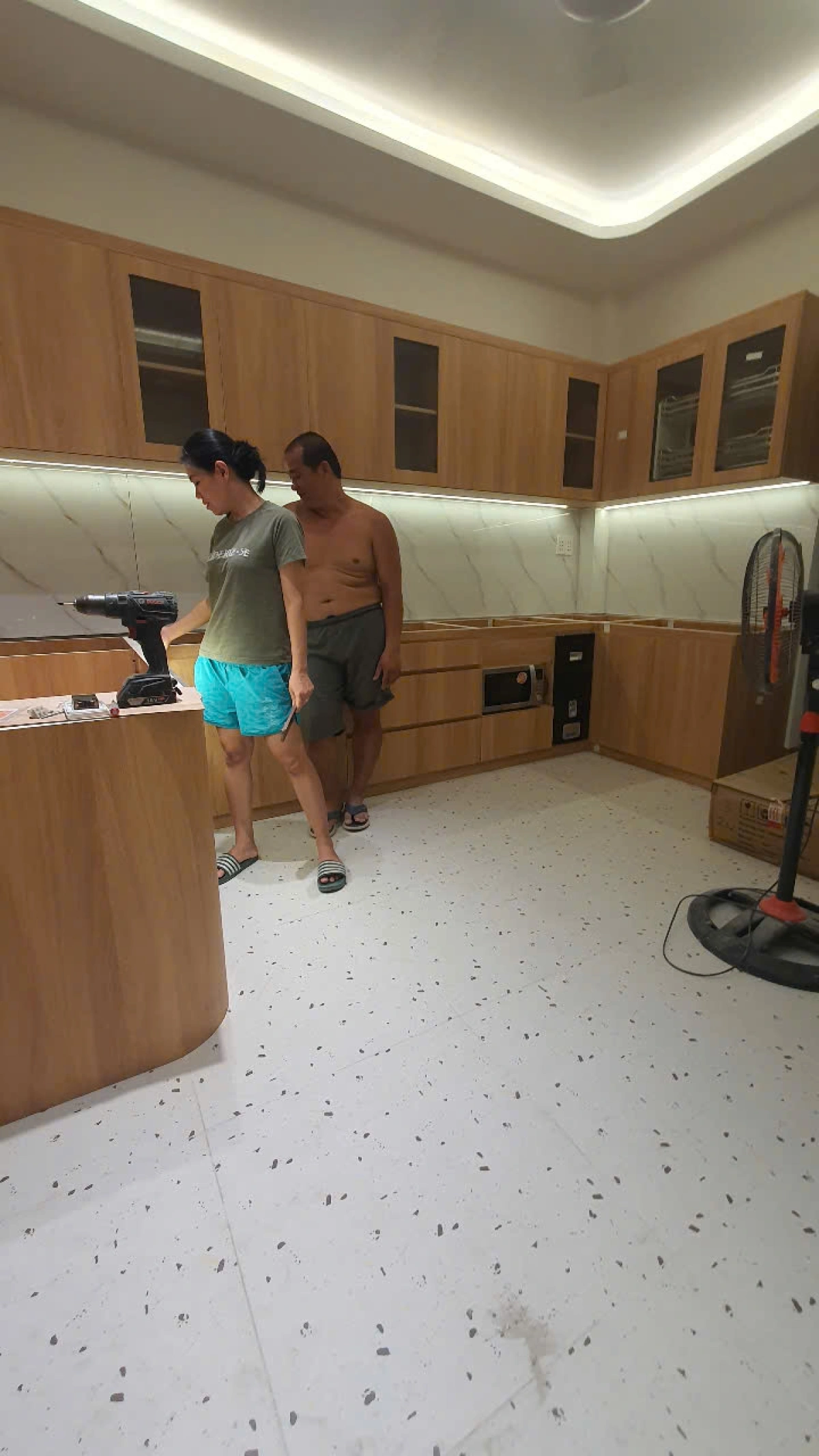 TỦ BẾP NHỰA PICOMAT CÁNH MELAMINE CHỐNG XƯỚC