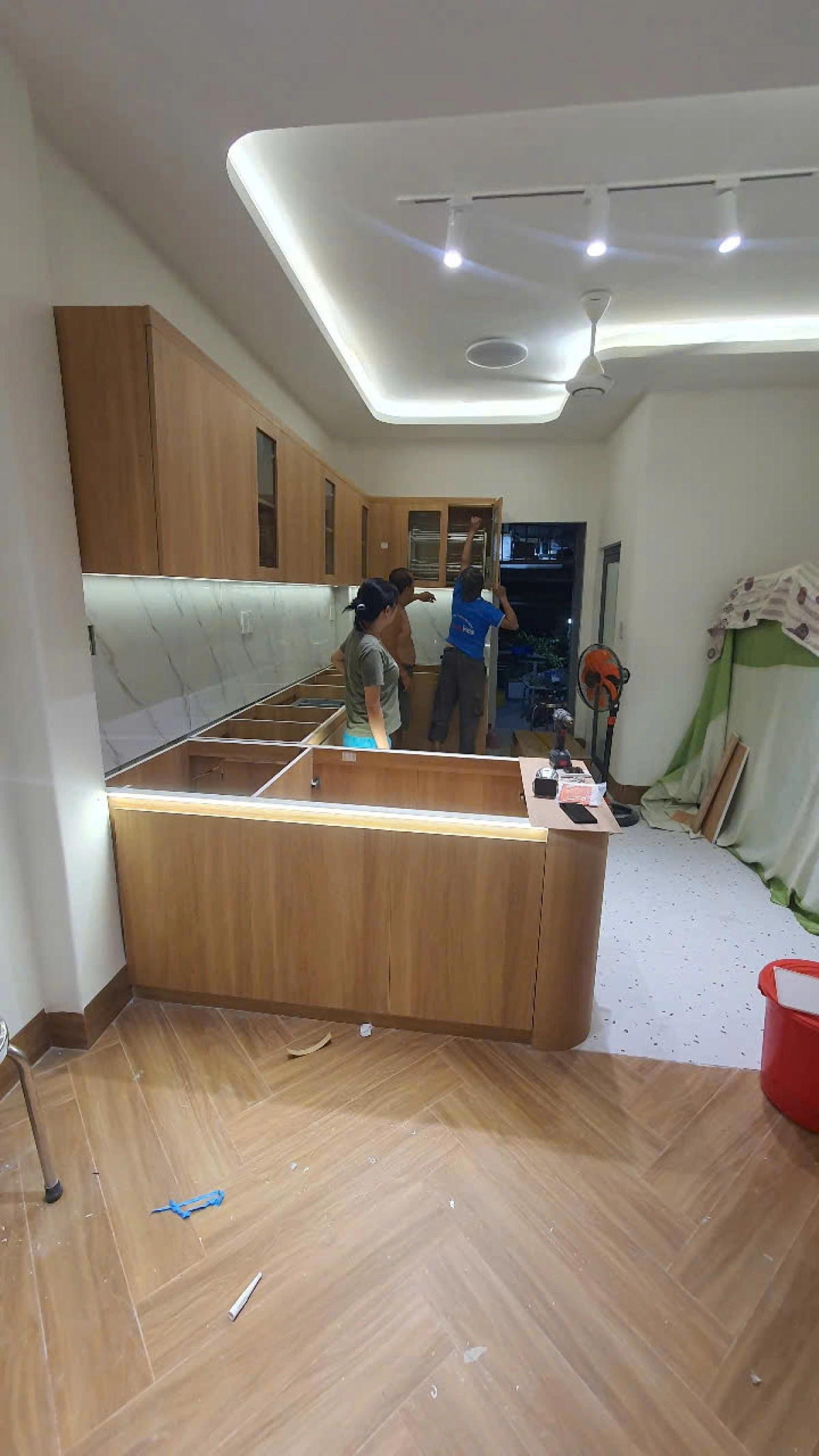 TỦ BẾP NHỰA PICOMAT CÁNH MELAMINE CHỐNG XƯỚC