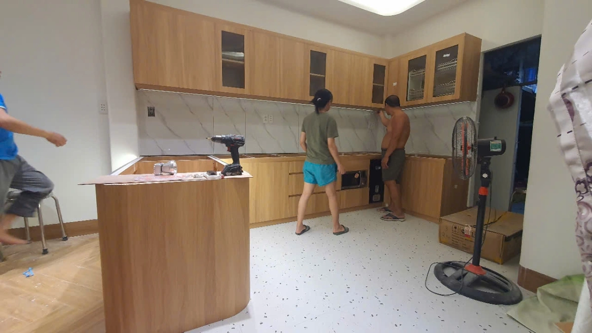 TỦ BẾP NHỰA PICOMAT CÁNH MELAMINE CHỐNG XƯỚC