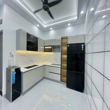 TỦ BẾP NHỰA PICOMAT CÁNH ACRYLIC BÓNG GƯƠNG